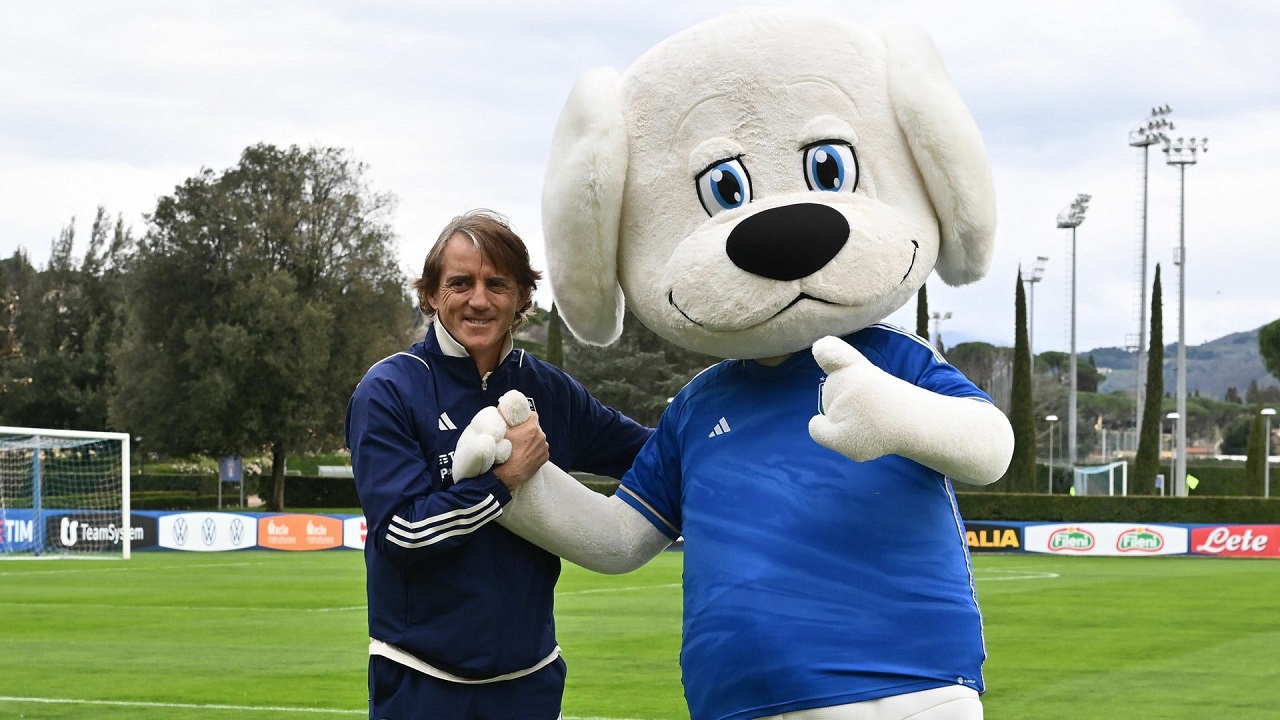 Mancini e la mascotte