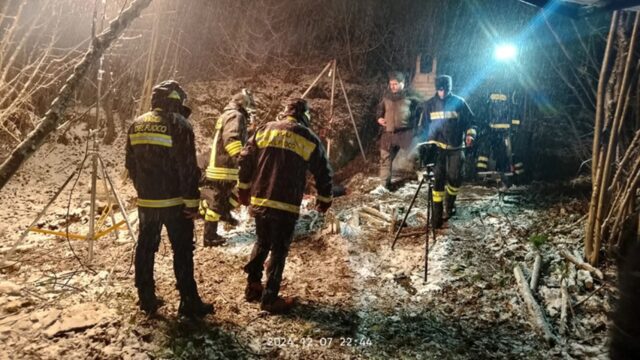 Cane precipitato in una dolina: il setter è finito sottoterra